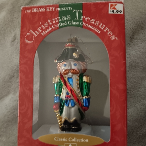 BRASS KEY NUTCRACKER KING - Picture 2 of 10